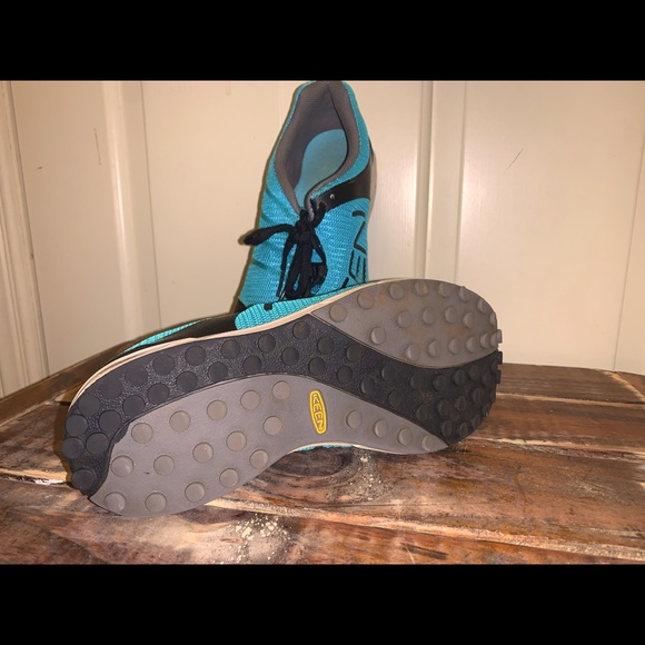 Women’s Keens size 8.5 - Picture 3 of 3